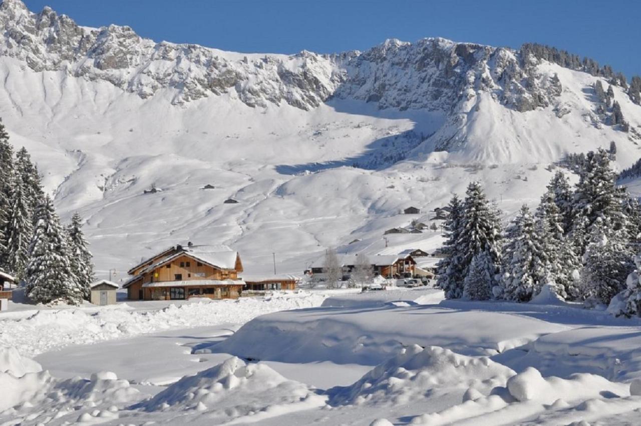 Les Roches 1500 Hotel Mieussy Bagian luar foto