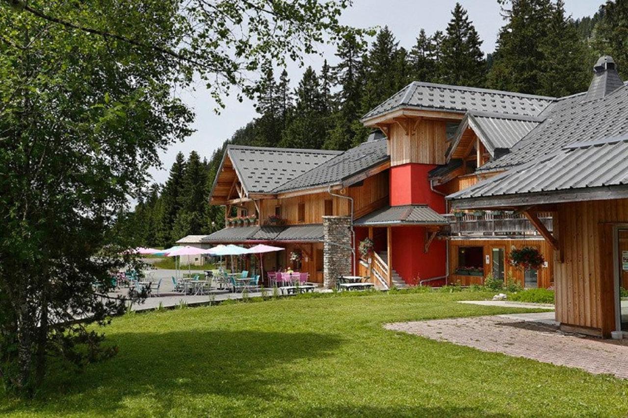 Les Roches 1500 Hotel Mieussy Bagian luar foto